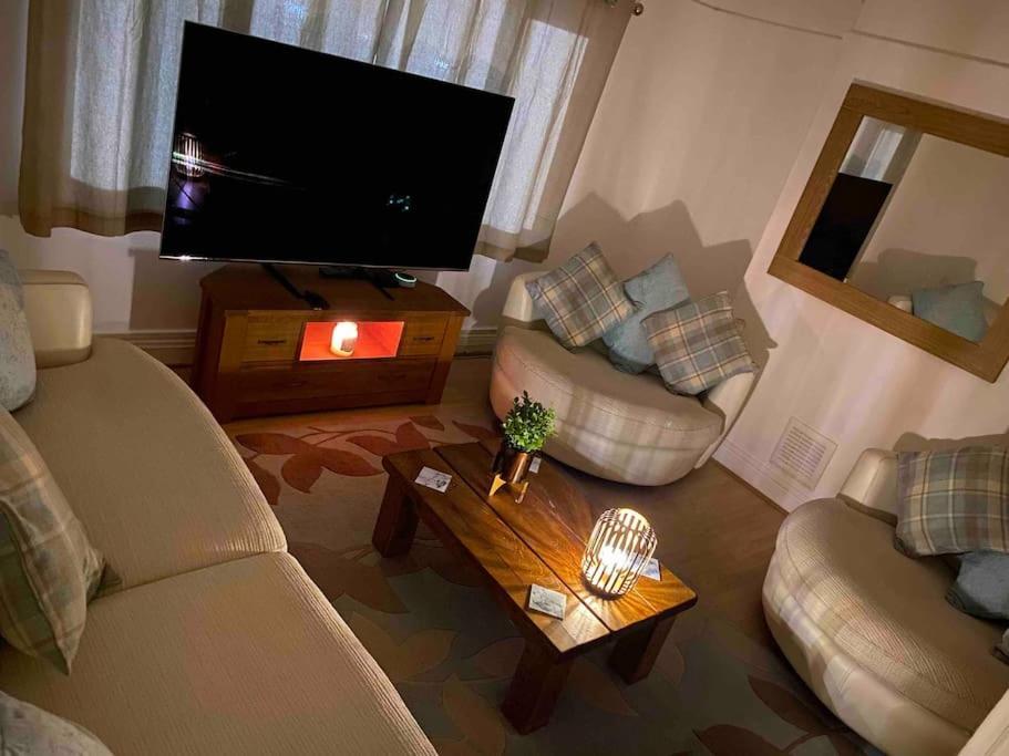 Spacious 2 Bed Apartment, Close To Village Shops Cardiff Exterior photo